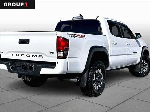 Certified 2018 Toyota Tacoma TRD Off-Road w/ Technology Package AWD/4WD image 13