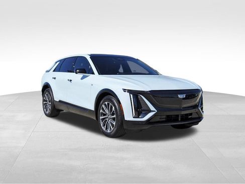 New 2026 Cadillac Lyriq Sport image 1