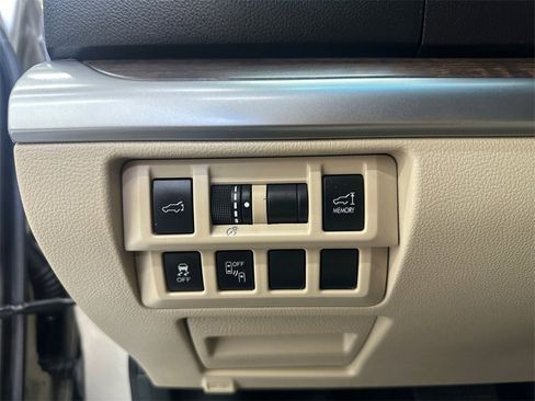 Used 2017 Subaru Outback 2.5i Limited image 25