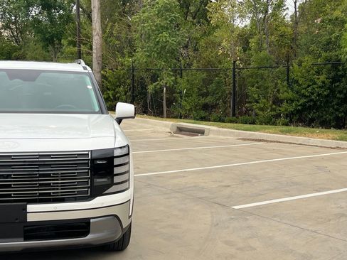 Used 2026 Hyundai Palisade SEL FWD image 3