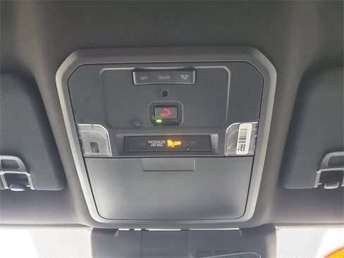 Used 2025 Toyota Tacoma SR5 image 29