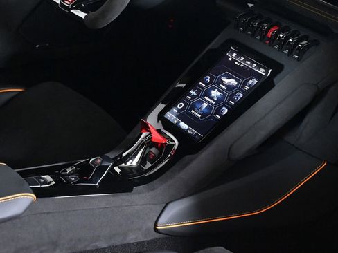 Used 2023 Lamborghini Huracan Tecnica RWD image 19