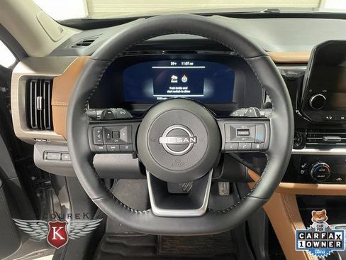 Used 2025 Nissan Pathfinder Platinum AWD/4WD image 15