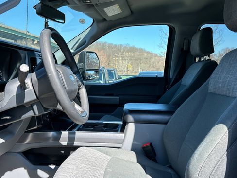 Used 2023 Ford F250 XLT w/ Snow Plow Prep Package AWD/4WD image 3