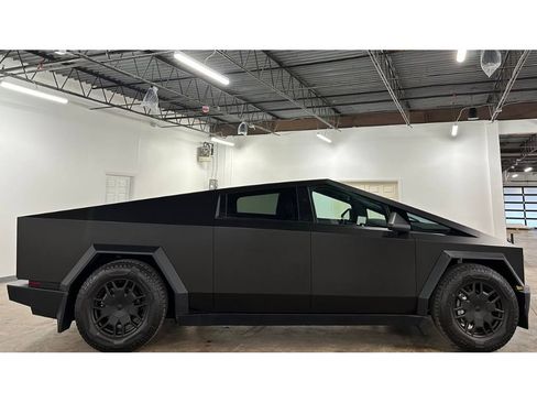 Used 2024 Tesla Cybertruck Cyberbeast image 9