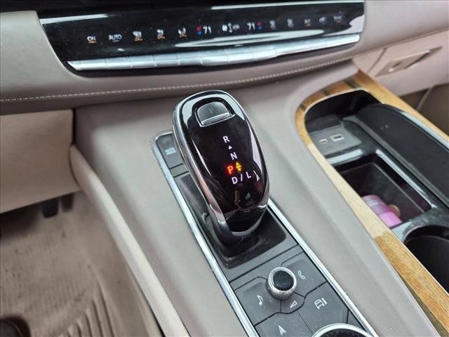 Used 2021 Cadillac Escalade ESV Premium Luxury Platinum AWD/4WD image 10