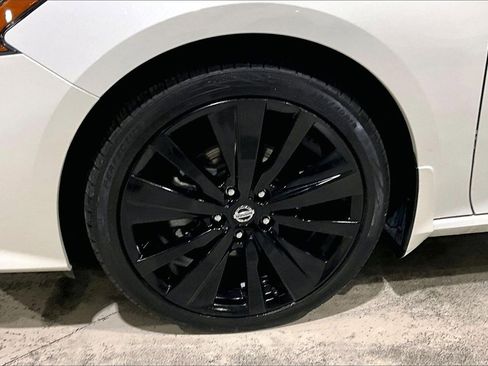 Used 2022 Nissan Altima 2.5 SR w/ Midnight Edition Package image 8