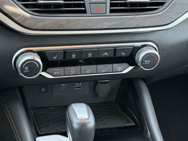 Used 2023 Nissan Altima 2.5 SV w/ SV Premium Package AWD/4WD image 18
