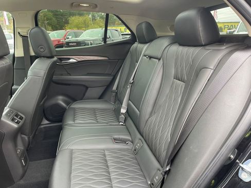 Used 2022 Buick Envision Avenir w/ Technology Package II image 24