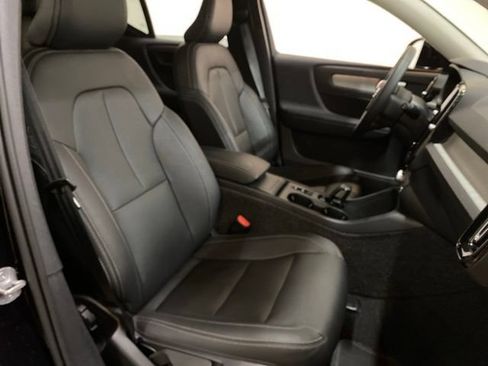 Used 2025 Volvo XC40 B5 Core AWD/4WD image 86