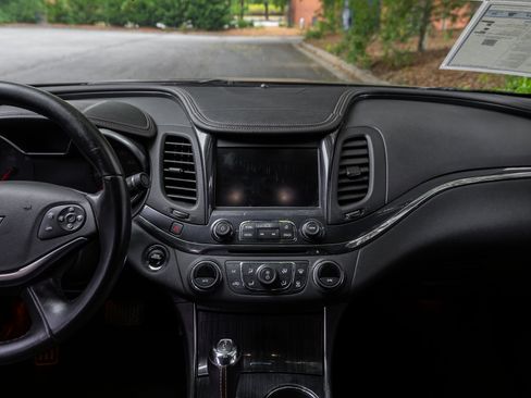 Used 2019 Chevrolet Impala Premier FWD image 7