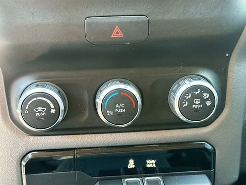 Used 2020 RAM 1500 Big Horn AWD/4WD image 12