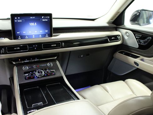 Used 2022 Lincoln Aviator Reserve w/ Equipment Group 201A AWD/4WD image 20