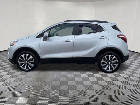 Used 2022 Buick Encore Preferred AWD/4WD image 2