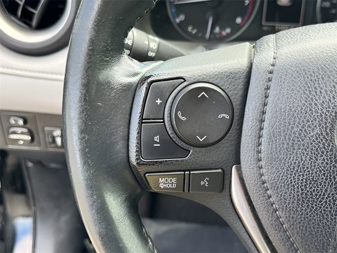 Used 2018 Toyota RAV4 XLE image 14