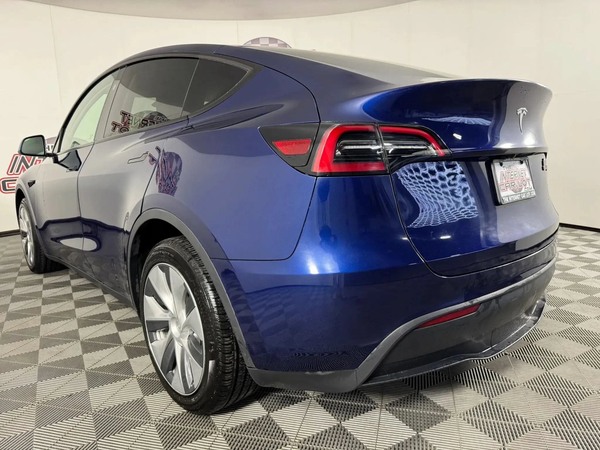 Used 2023 Tesla Model Y Long Range AWD/4WD image 26
