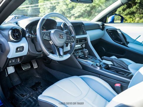 Used 2024 Nissan GT-R AWD/4WD image 50