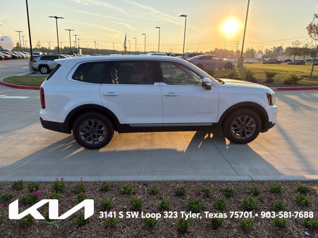 Certified 2024 Kia Telluride LX FWD image 13