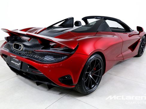 New 2026 McLaren 750S image 10