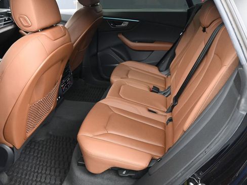 Used 2019 Audi Q8 Prestige image 6