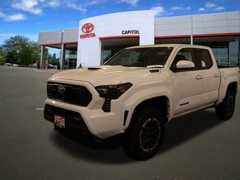 New 2025 Toyota Tacoma TRD Sport image 6