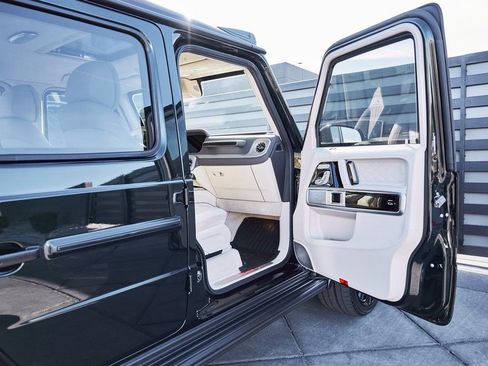 Used 2025 Mercedes-Benz G 63 AMG 4MATIC image 37