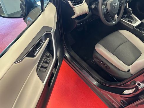 Certified 2025 Toyota RAV4 XLE w/ Convenience Package AWD/4WD image 9
