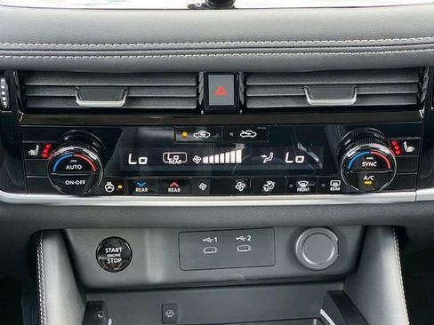 New 2026 Nissan Rogue Platinum image 21