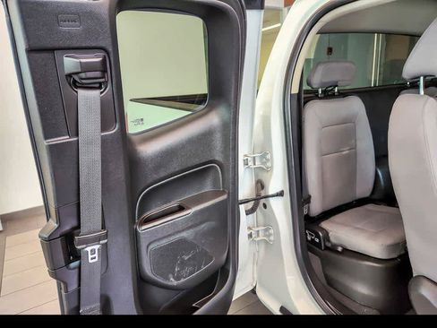 Used 2022 Chevrolet Colorado W/T RWD image 22