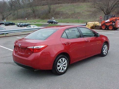 Used 2015 Toyota Corolla LE FWD image 5