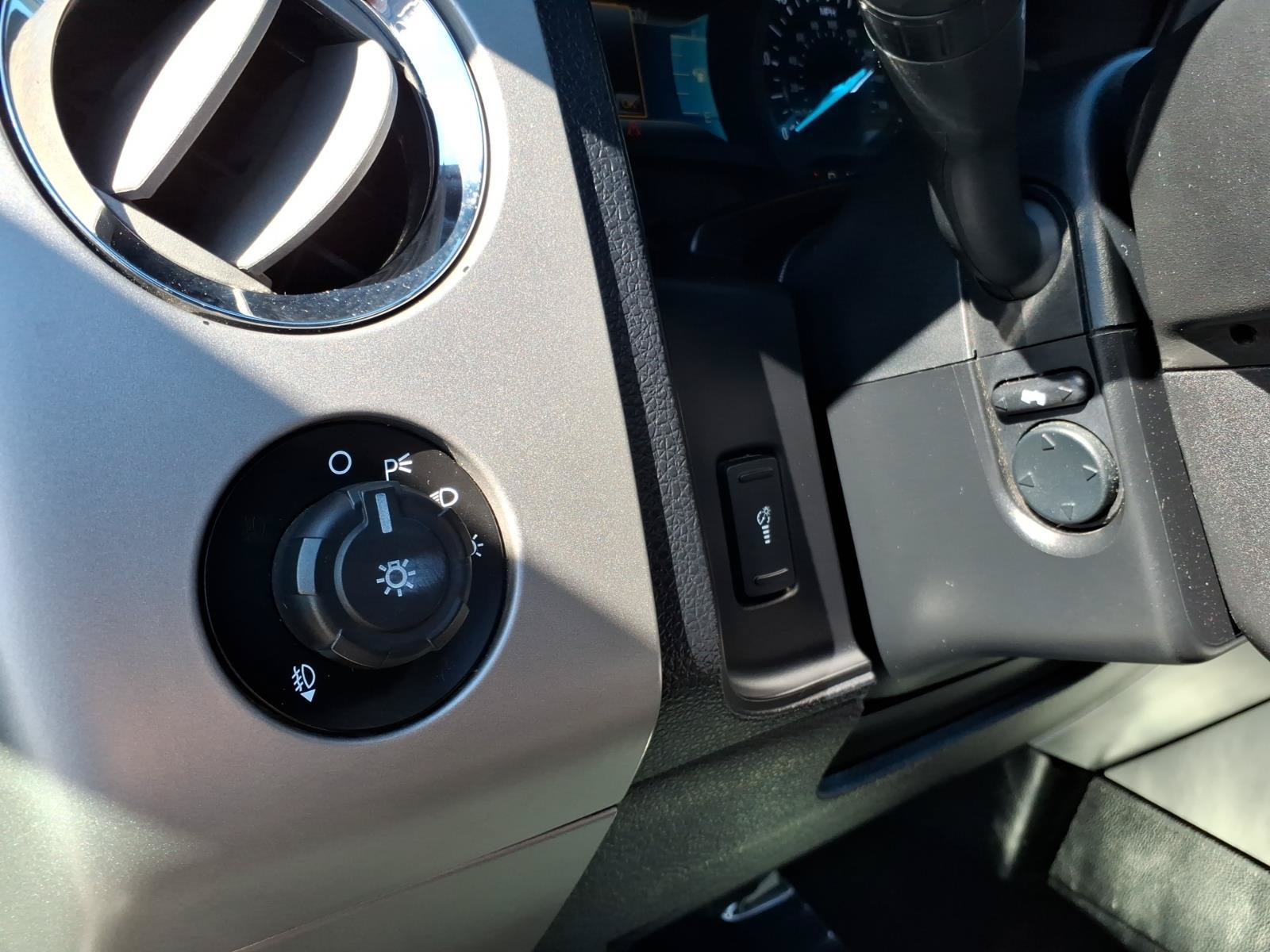 Used 2016 Ford Expedition Limited w/ Equipment Group 301A RWD image 15