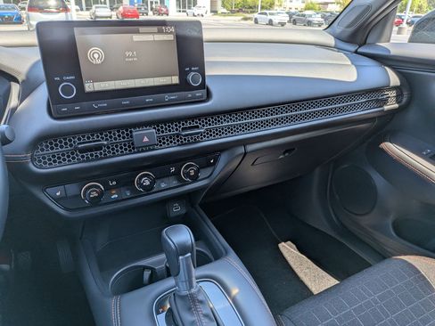 Used 2025 Honda HR-V Sport image 23