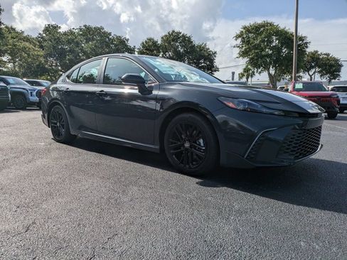 New 2026 Toyota Camry SE FWD image 2