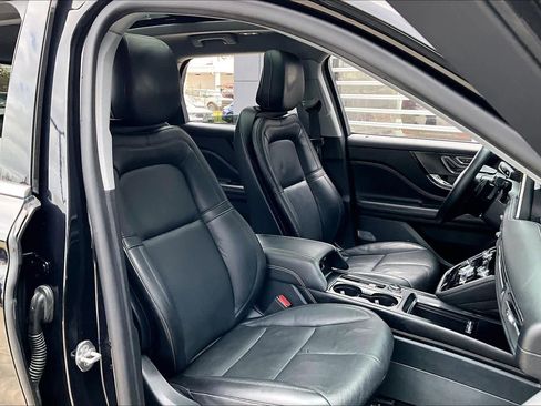 Used 2020 Lincoln Corsair Standard w/ Premium Package image 8