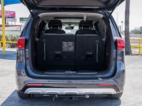 Used 2016 Kia Sedona SX Limited image 11