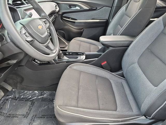 Used 2021 Chevrolet TrailBlazer LS FWD image 15