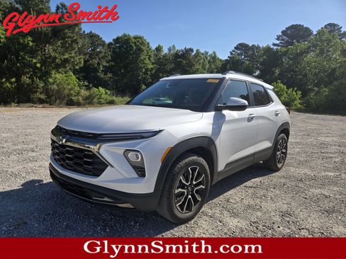 Used 2024 Chevrolet TrailBlazer ACTIV w/ Driver Confidence Package image 1