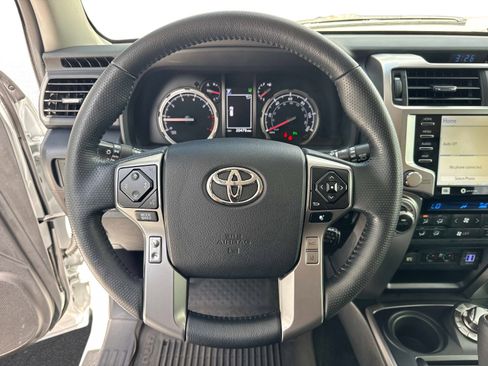 Used 2024 Toyota 4Runner Limited AWD/4WD image 29