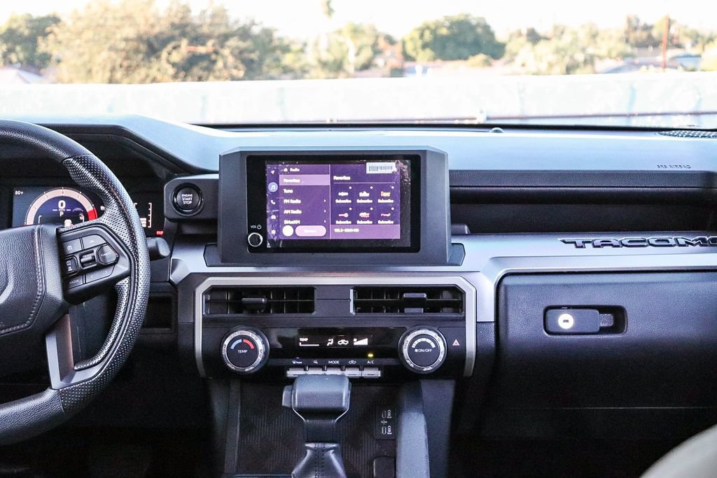 Used 2025 Toyota Tacoma SR5 AWD/4WD image 15