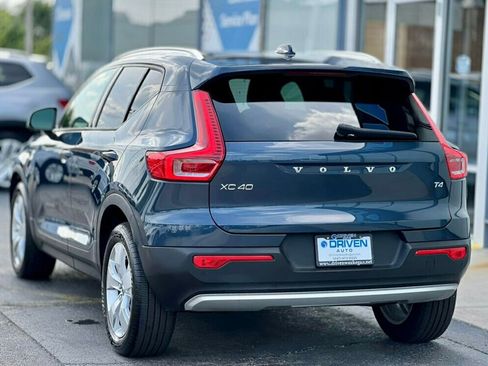 Used 2021 Volvo XC40 T4 Momentum FWD image 33