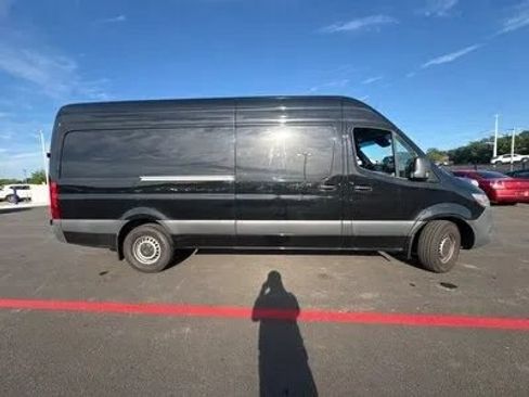 Used 2024 Mercedes-Benz Sprinter 2500 image 9