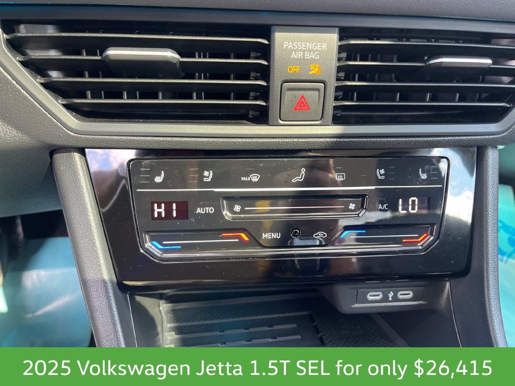 Used 2025 Volkswagen Jetta SEL FWD image 32