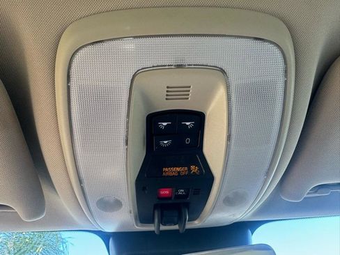 Used 2015 Volvo XC70 T5 Premier w/ Convenience Package image 16