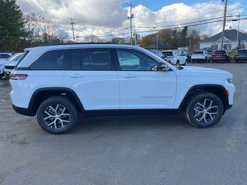 New 2025 Jeep Grand Cherokee Limited image 8