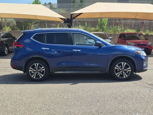 Used 2019 Nissan Rogue SV w/ Premium Package AWD/4WD image 4