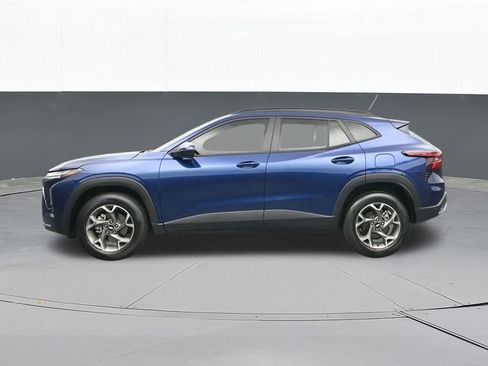 Used 2024 Chevrolet Trax LT w/ Driver Confidence Package image 8