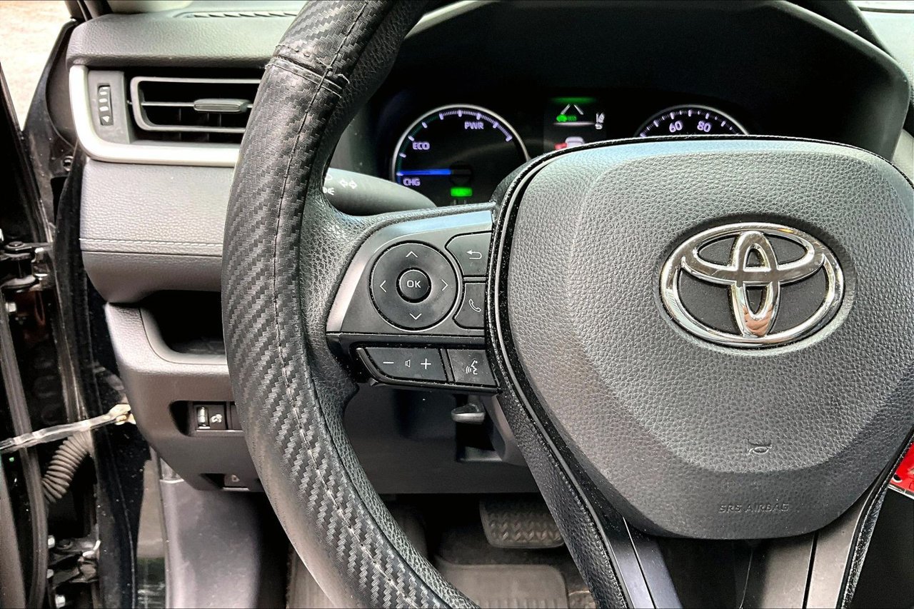 Used 2020 Toyota RAV4 LE AWD/4WD image 10