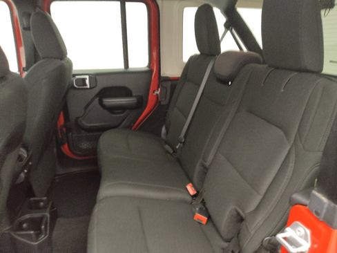 Used 2018 Jeep Wrangler Unlimited Sport S image 18