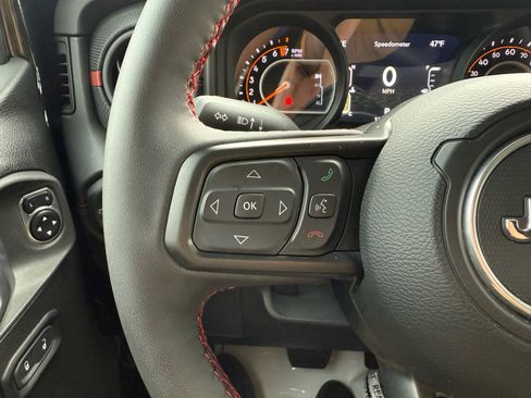 Used 2024 Jeep Gladiator Rubicon w/ Convenience Group image 19