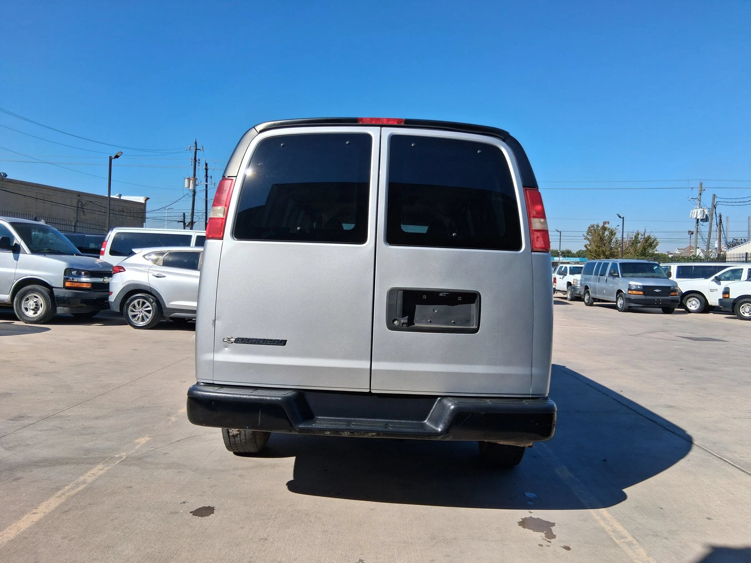 Used 2017 Chevrolet Express 2500 LS RWD image 7
